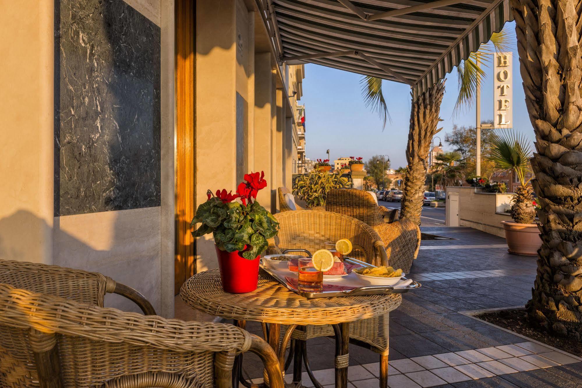 Astura Palace Hotel Nettuno Exterior photo